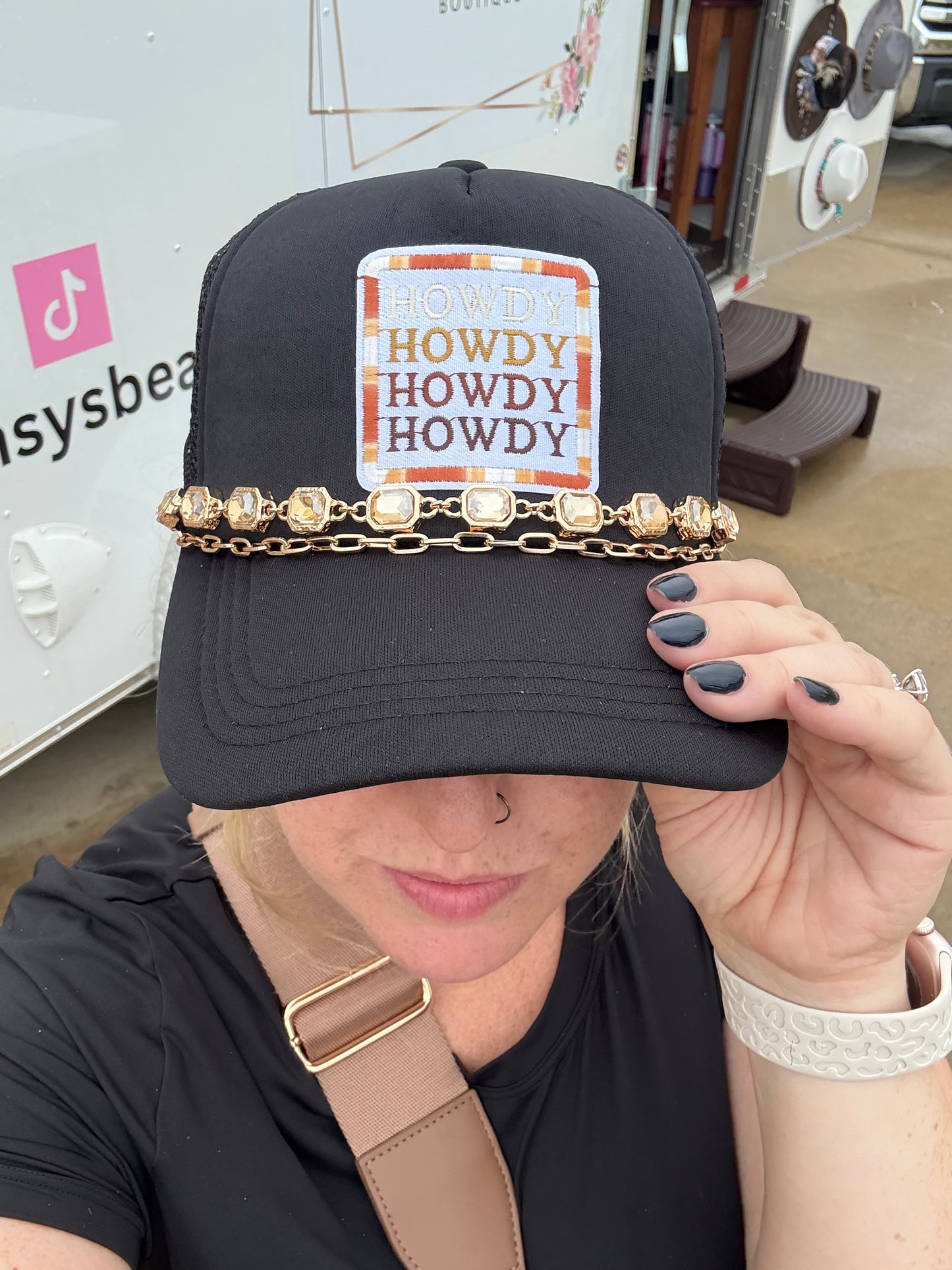 Trucker Hat + 7 Patches
