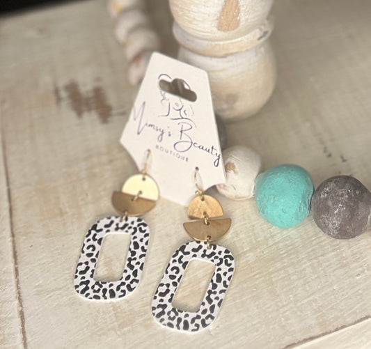 Cheetah Chic Dangle Earrings